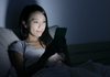 Науката си го кажа своето: Еве како гледањето во телефон во текот на ноќта влијае на здравјето