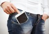 Дали мобилниот го носите во вашиот џеб? Правите голема грешка – еве зошто!