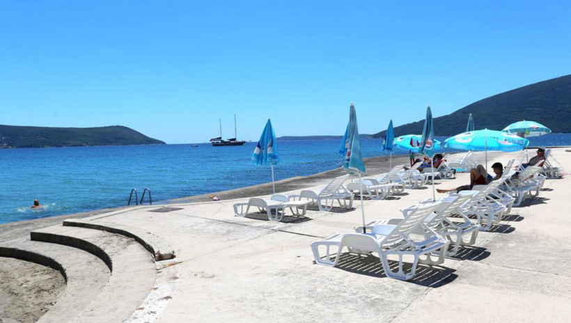 120 евра за лежалки и чадор - Црна Гора со нови цени за летото