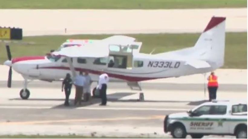 Необучен патник слета авион на Флорида откако на пилотот му се слоши