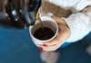 Цената на кафето сè повисока: Утринската рутина наскоро ќе стане луксуз