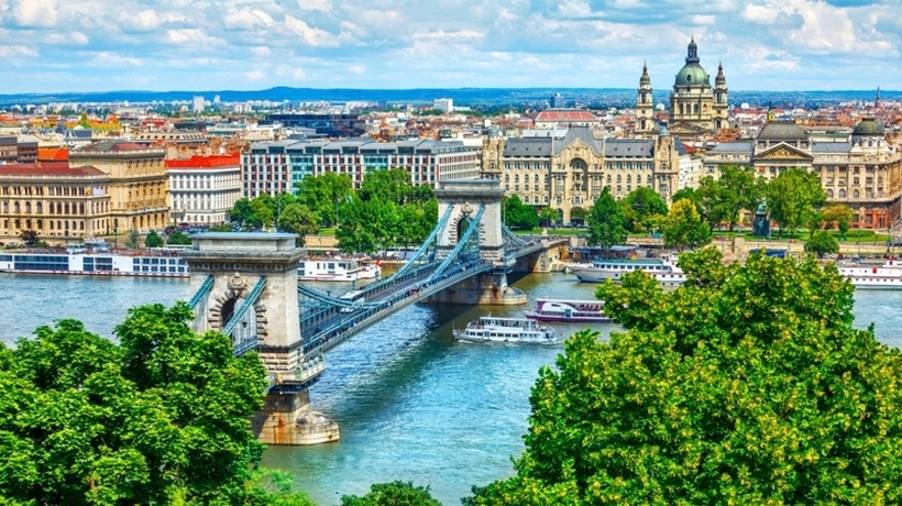 Унгарија воведува дополнителни даноци за оние кои остваруваат „екстра“ профит