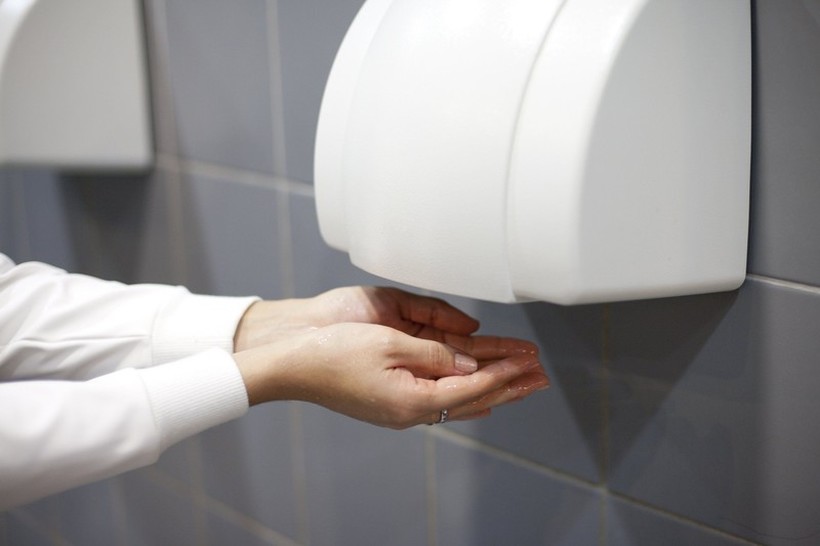 Дали уредите за сушење раце се опасни за човековото здравје?