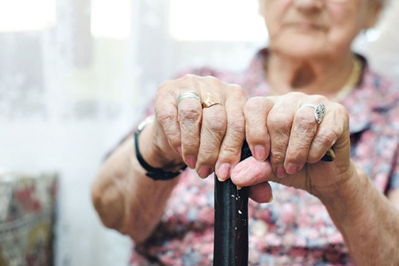 Кај соседите нови мерки:Пензионерите ќе можат да излегуваат само три дена во неделата