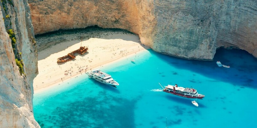 Популарната плажа „Навагио“ на грчкиот остров Закинтос затворена до крајот на октомври