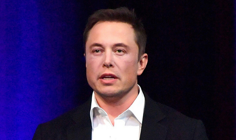 Тесла го прекина тестирањето на новиот автопилот, вели Маск