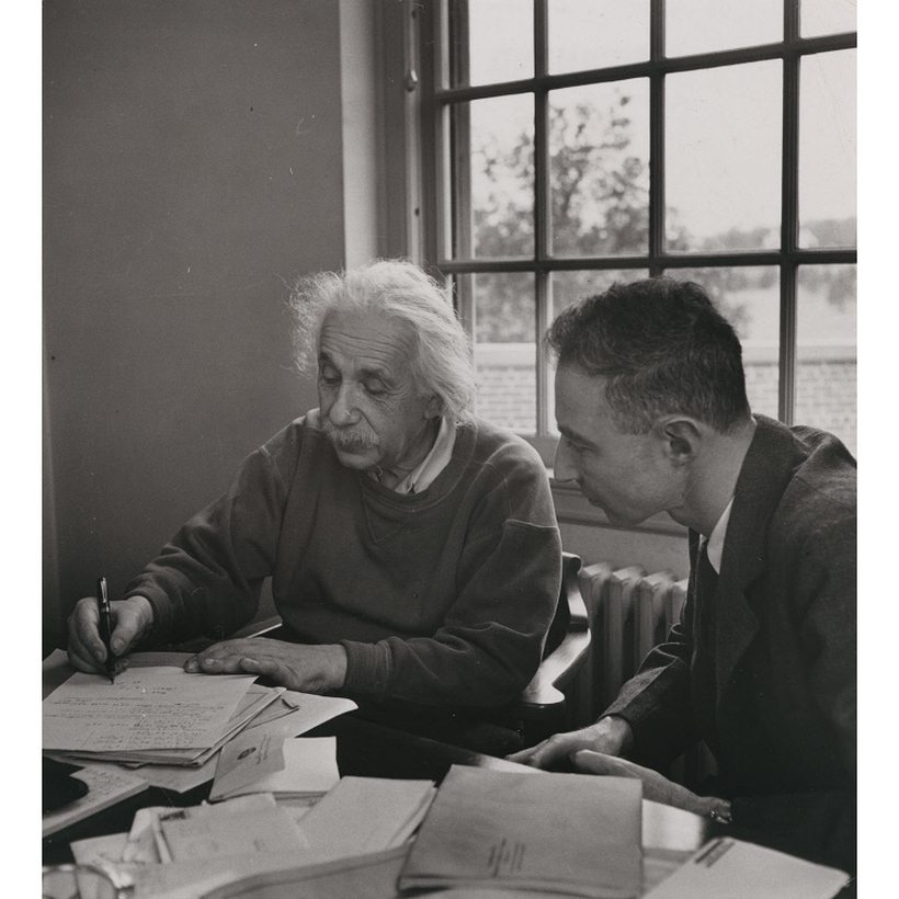 Како Ајнштајн ги вложил своите пари?