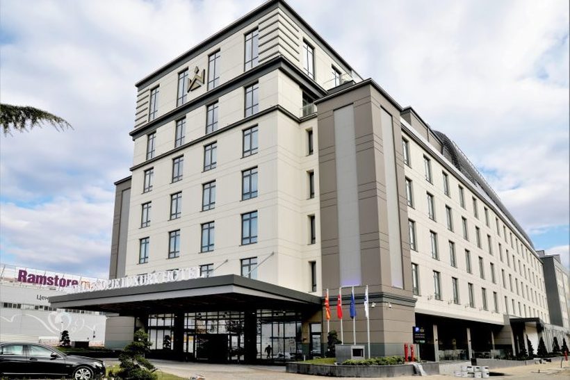 3 слободни позиции во Limak Skopje Luxury Hotel