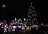 Куќа во Канада украсена со над 200.000 божиќни украси