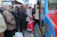 Пензионерка со писмо бара од Град Скопје да се укине бесплатниот јавен превоз за пензионери!