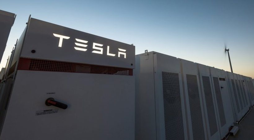 Тимот на Тесла измисли батерии кои можат да траат 100 години
