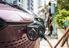 Студија покажа дека автомобилите со внатрешно согорување се посигурни од електричните автомобили
