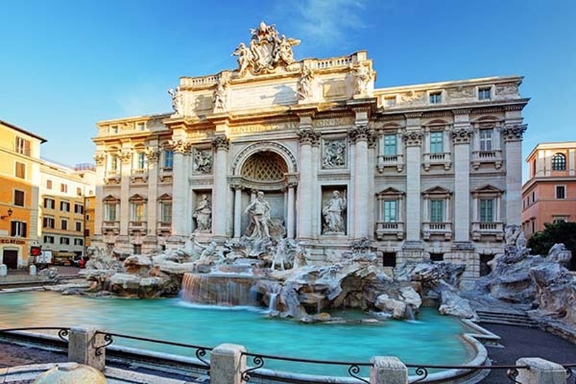 „Фонтаната на среќата“ во Рим секојдневно „заработува“ по околу 3.000 евра во монети дневно, а каде завршуваат?