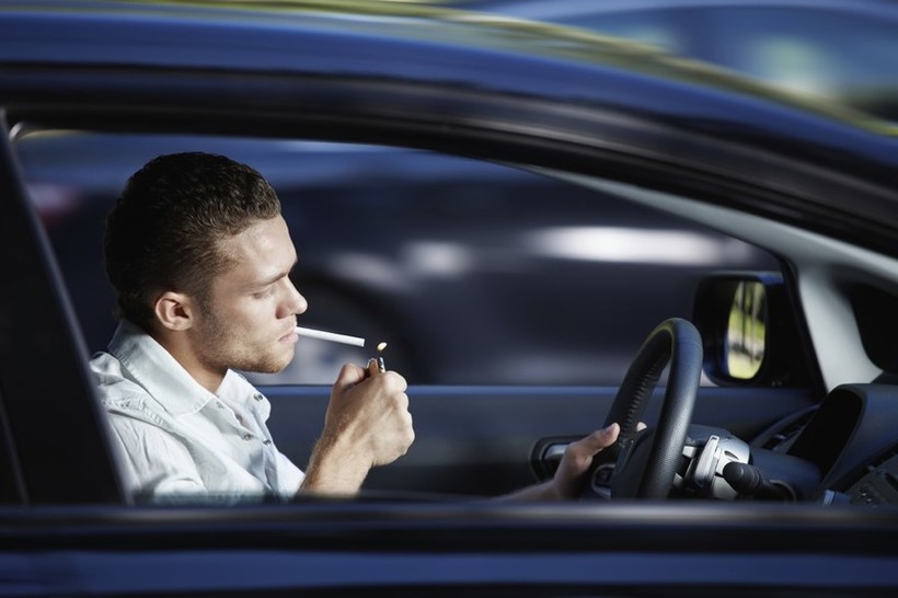 Пушењето во автомобил во Германија може да ве чини 3.000 евра