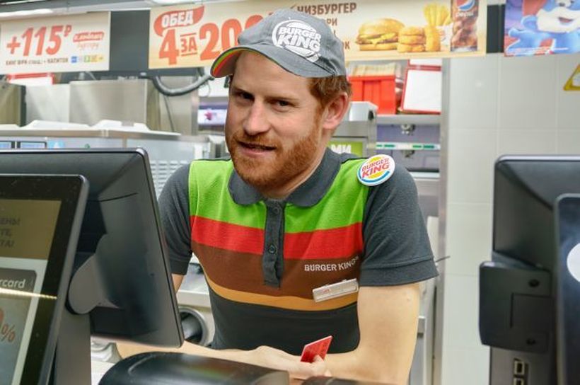 „Burger King“ им понуди работа на Принцот Хари и на Меган Маркл