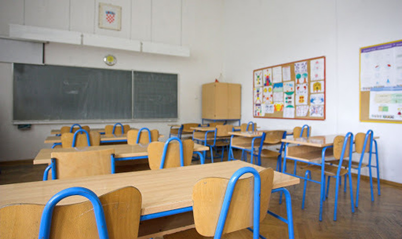Дел од средношколците во Грција се враќаат во училишните клупи, но со негативен тест за Ковид-19