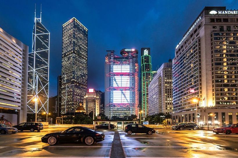 Најскапото паркинг место за еден автомобил на светот продадено во Хонгконг