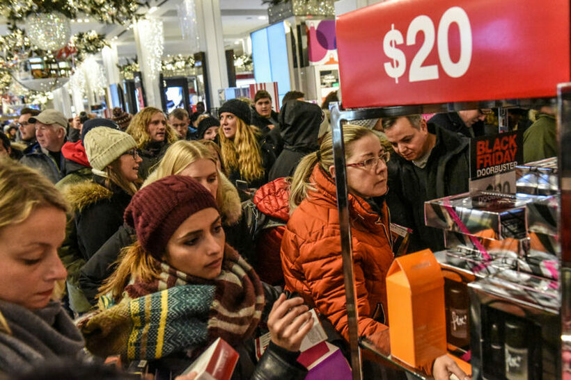 Што е „Black Friday“ и зошто тогаш сите купуваат како луди? Еве како го добил името!