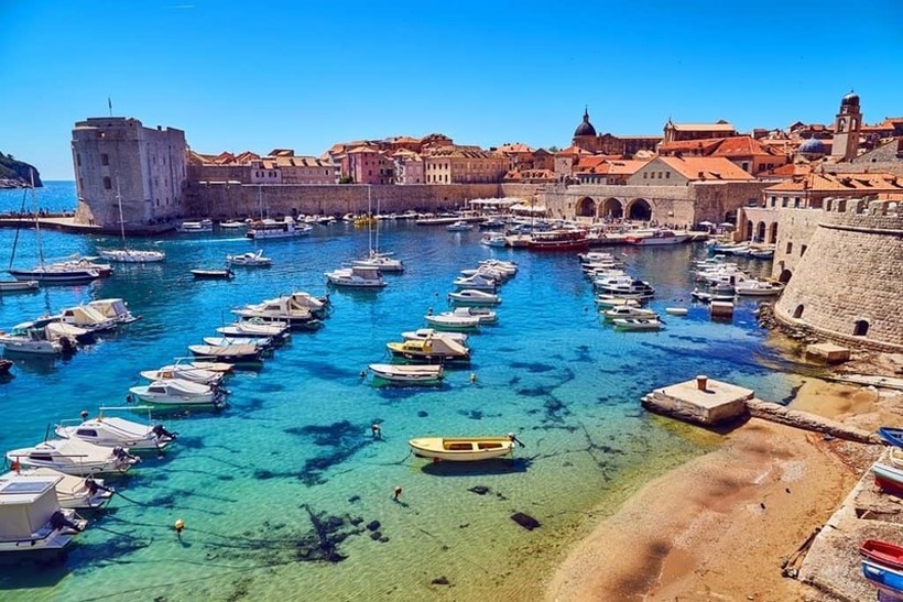 Хрватска од оваа недела ја отвора летната туристичка сезона: Еве што треба да знае секој кој сака да влезе во државата
