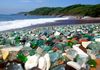 Чудо на природата: Некогашната советска депонија на празни шишиња вотка сега е една од најшарените плажи во светот
