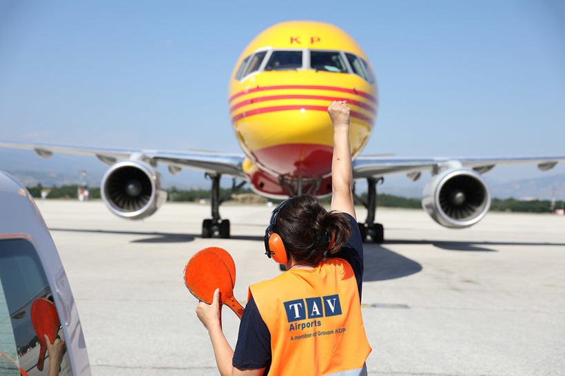 БРАВО: Ова е единствената жена стартер-паркер на Меѓународниот Аеродром Скопје