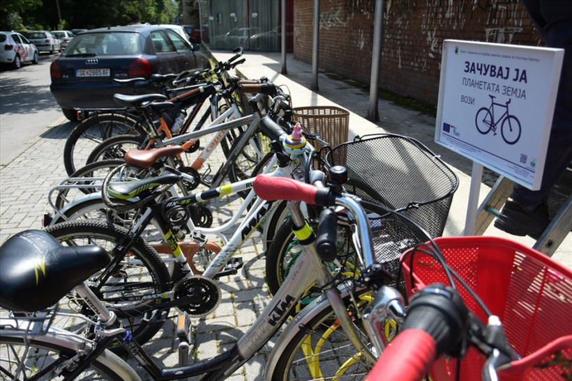 Новите згради во Скопје ќе мора да имаат безбедни паркинзи за велосипеди
