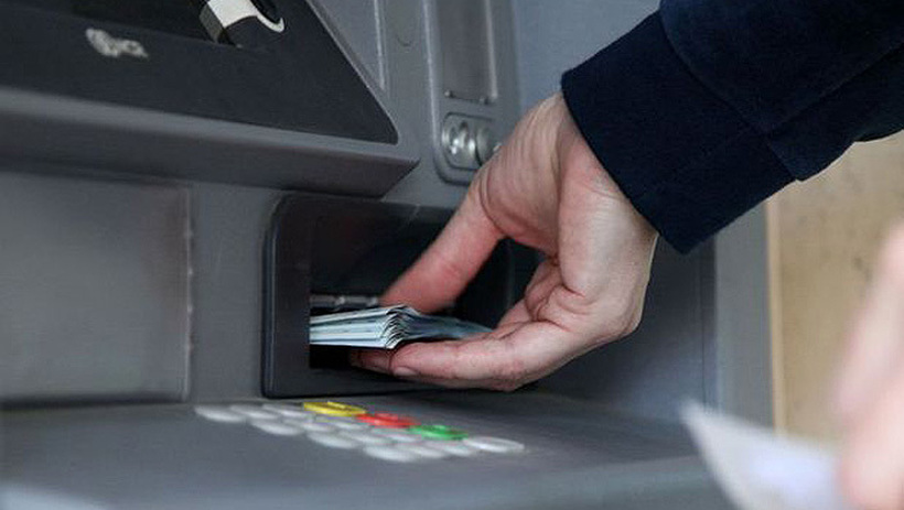 Ако на банкомат го забележите ова, НИ СЛУЧАЈНО не ставајте ја картичката и не подигајте пари!
