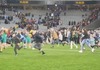 (Видео) Во ек на пандемијата 40.000 гледачи истрчаа на терен на рагби натпревар во Нов Зеланд